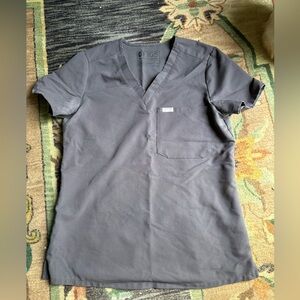 Grey Figs Catarina scrub top xs